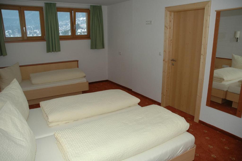 Appartementhaus Zum Zegger Neustift im Stubaital Værelse billede